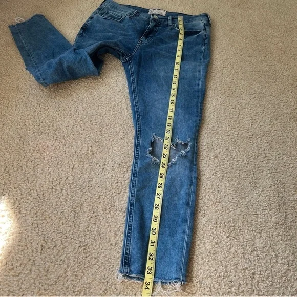 2/$15 Free People Womens Skinny Jeans Pants size W30S CutOut Distressed Denim - Picture 14 of 16